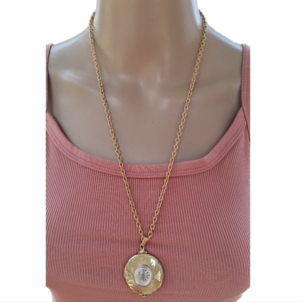 ​Vintage 1960s-70s Saxony Ornate Goldtone Locket Watch Pendant Necklace